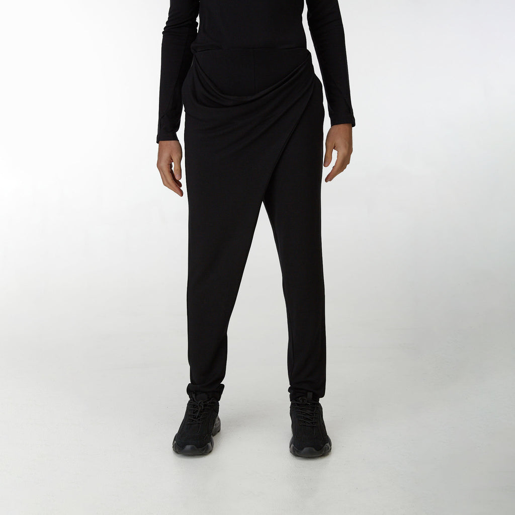 Black sweatpants for women and men by Lâcher Prise Apparel